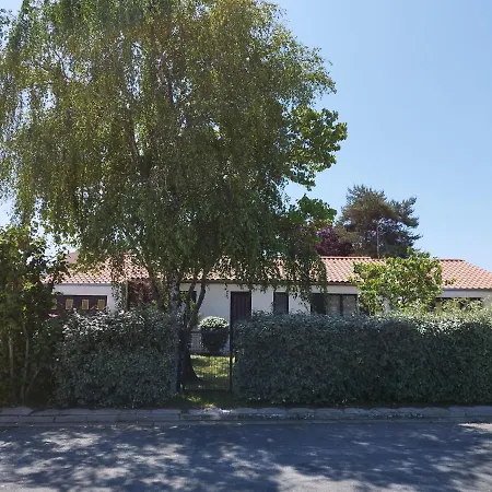 Semesterbostad Maison La Garenne