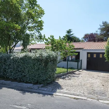 Semesterbostad Maison La Garenne *