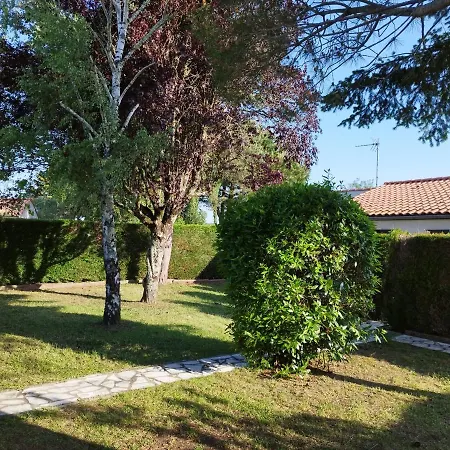 Semesterbostad Maison La Garenne