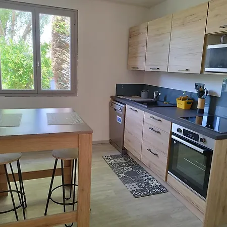 Semesterbostad Maison La Garenne *