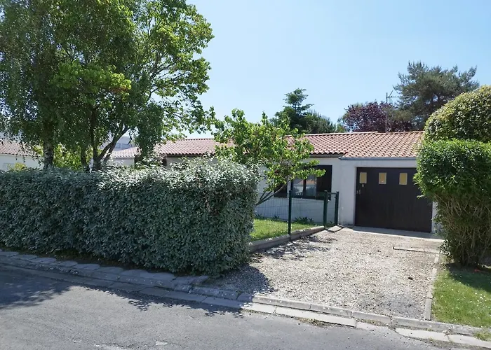 Holiday home Maison La Garenne *