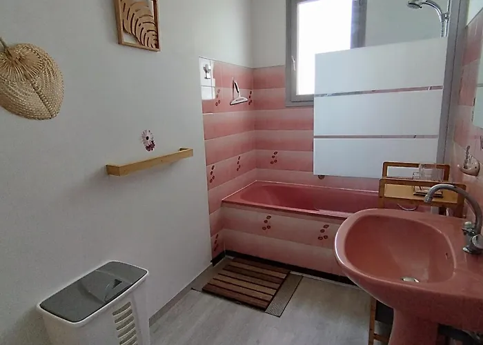 Holiday home Maison La Garenne *